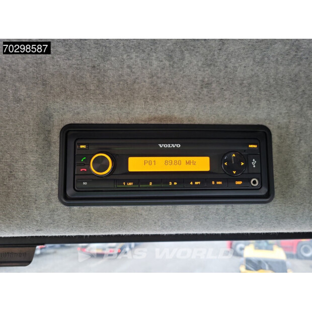 2017 فولفو A60H-43625695