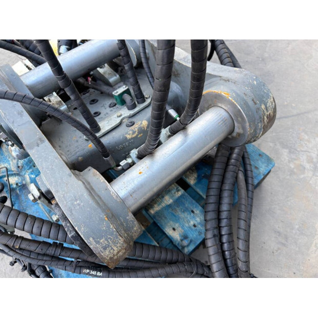 2016 ليبهير SWA48-43628047