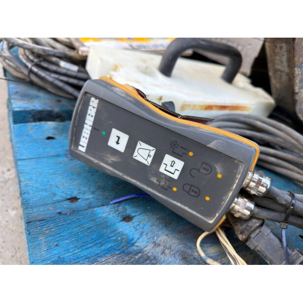 2016 ليبهير SWA48-43628059