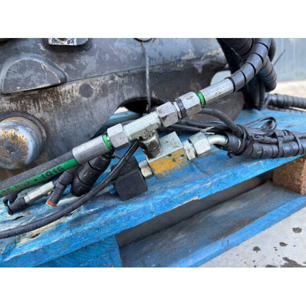 2016 ليبهير SWA48-43628061