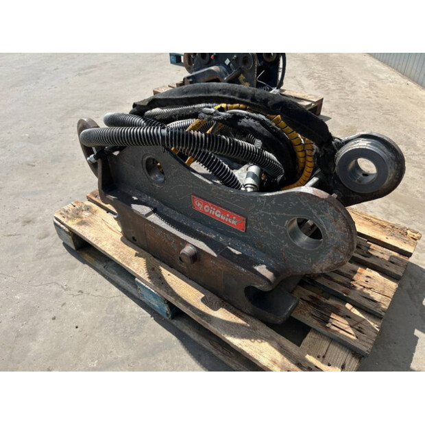 2017 OilQuick OQ70/55-43628725