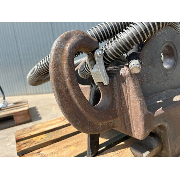 2017 OilQuick OQ70/55-43628728