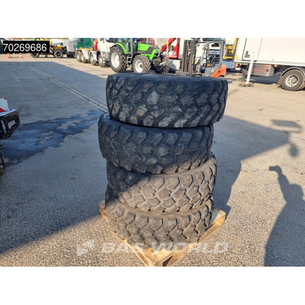 1998 يونموج 24B-43630453