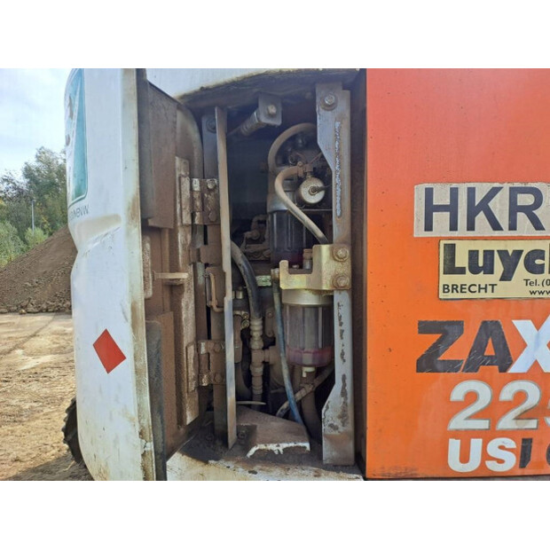 2011 Hitachi ZX225USLC-3-43630604