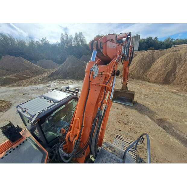 2011 Hitachi ZX225USLC-3-43630606