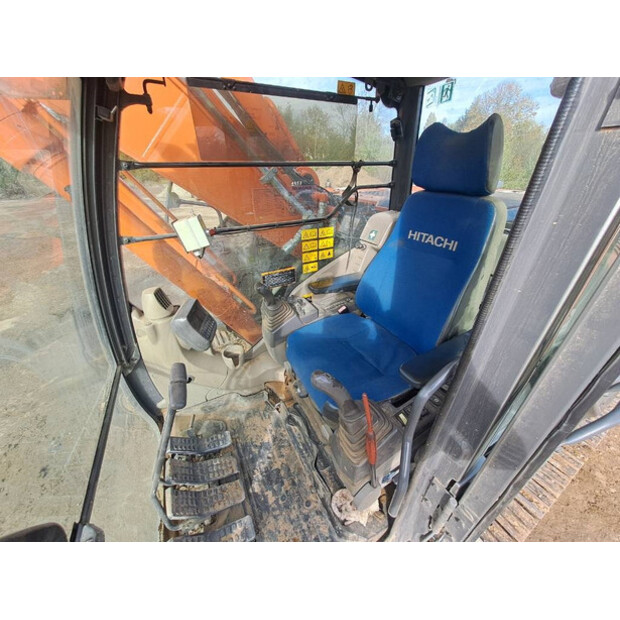 2011 Hitachi ZX225USLC-3-43630610