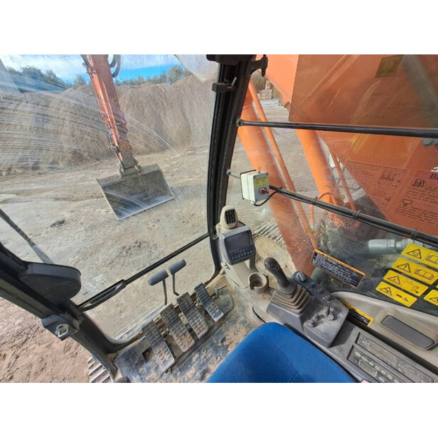 2011 Hitachi ZX225USLC-3-43630613