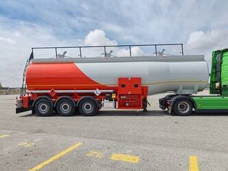صورة ل خزانات لنقل النفط 2025 Arel Trailer FUEL TANKER TRAILER