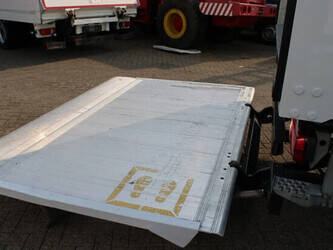 2018-mercedes-benz-atego-1221-1382289-43632563