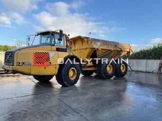 صورة ل شاحنات قلابة مفصلية 2004 فولفو A40D