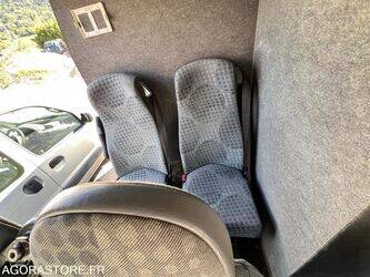 2011-ford-transit-1382401-43647857