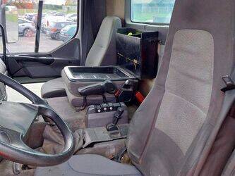 2004-renault-kerax-1382537-43649239