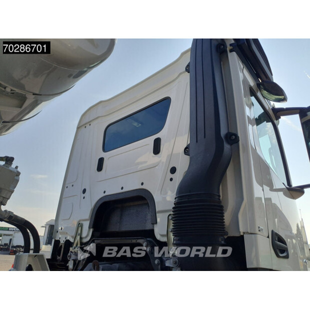 2022 مرسيدس بنز Arocs 4142-43649930