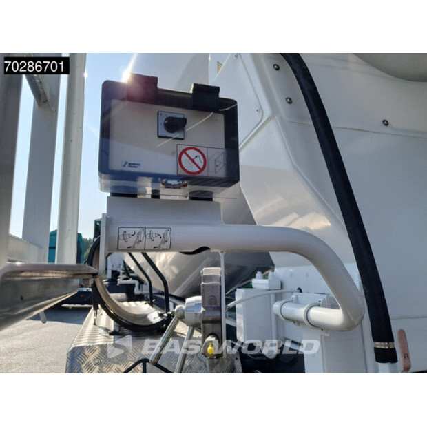 2022 مرسيدس بنز Arocs 4142-43649933