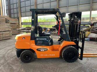 صورة ل 2021 تويوتا 62-7FD30