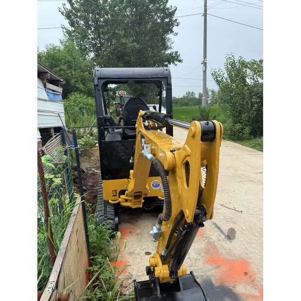 2024 Caterpillar 301.7-43650592