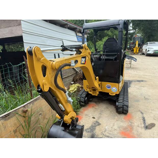 2024 Caterpillar 301.7-43650597