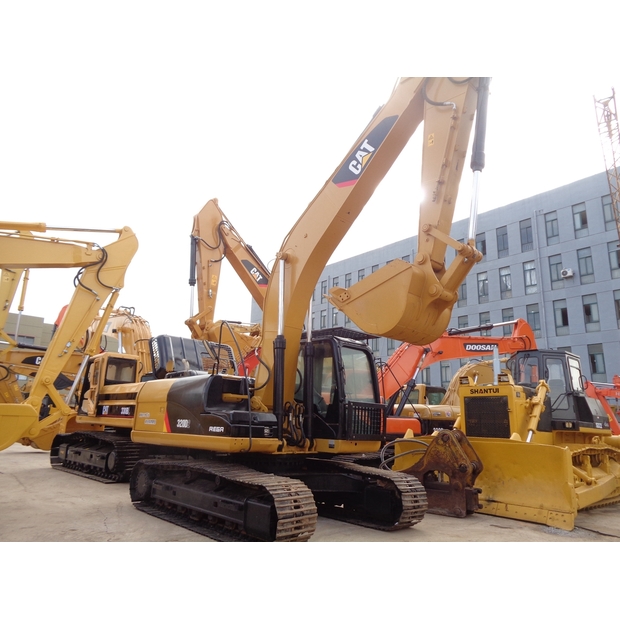 2020 Caterpillar 320D-43653706