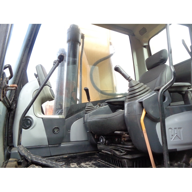 2020 Caterpillar 320D-43653709