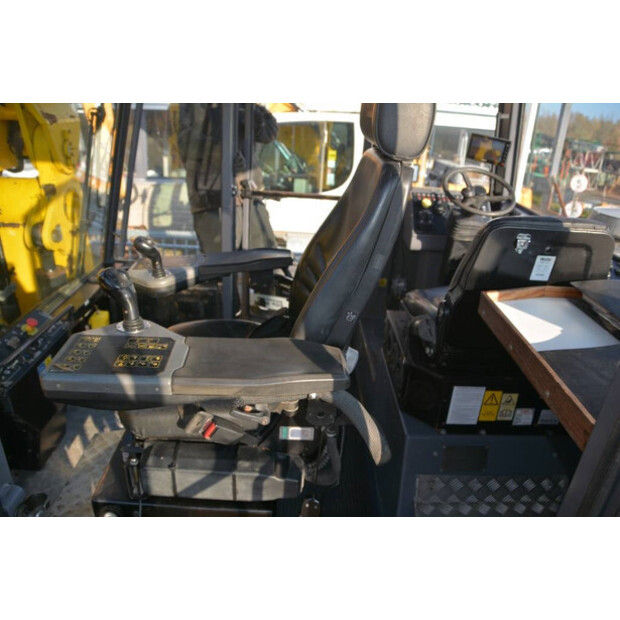 2015 أطلس كوبكو Boomer WE3 C30-43653886