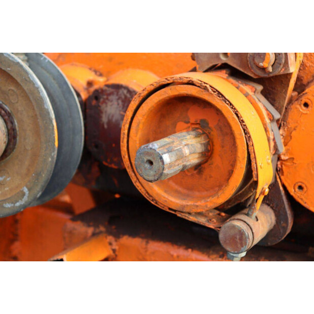 1981 كويكو Rain-43654315