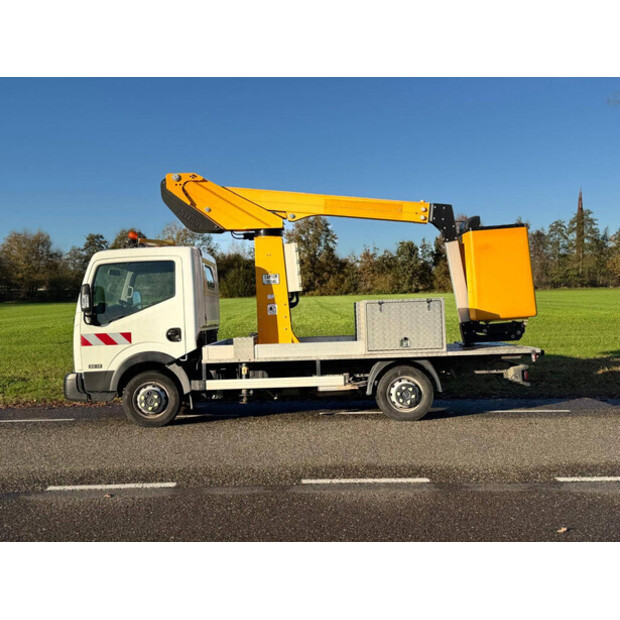 2017 نيسان Cabstar Klubb K26-43654355