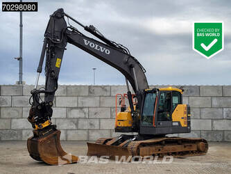 صورة ل حفارات مجنزرة 2018 فولفو ECR235EL