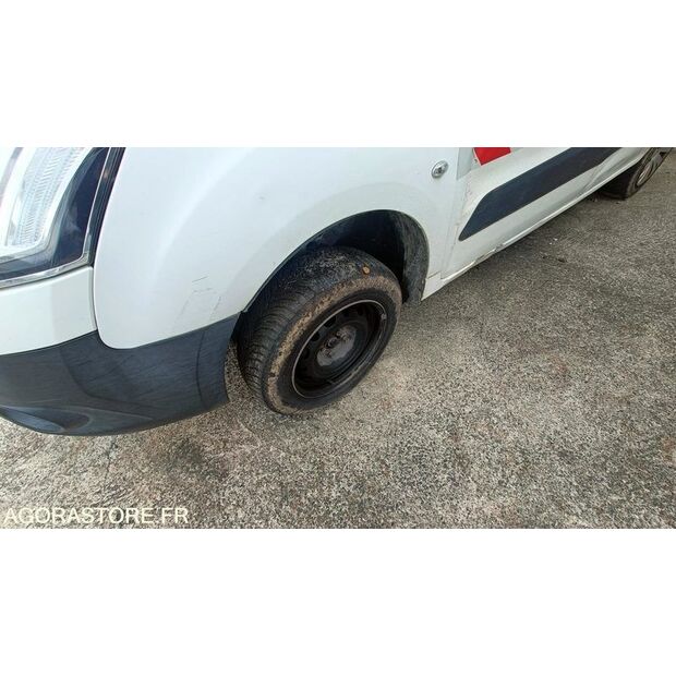 2013 Citroen BERLINGO-43669528