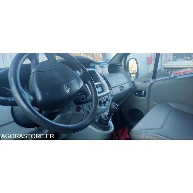 2013 Renault Trafic-43669617