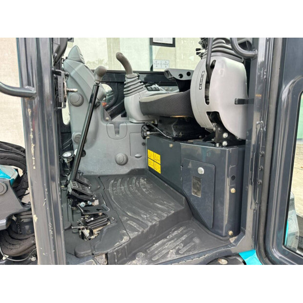 2023 AIRMAN AX33U-7-43670840