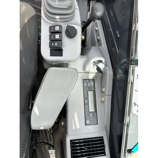 2023 AIRMAN AX33U-7-43670842