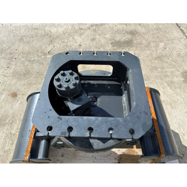 2024 MUSTANG GRP150CH-43671509