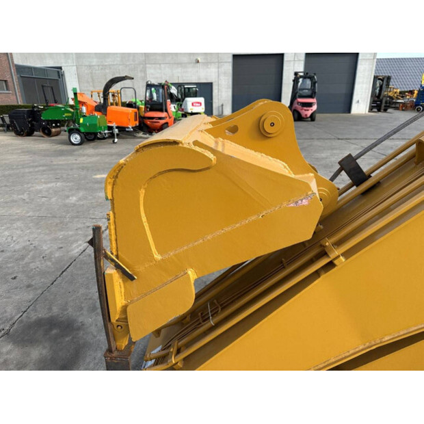 2025 Caterpillar 320D-43672471