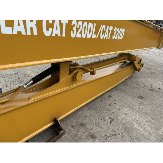 2025 Caterpillar 320D-43672482