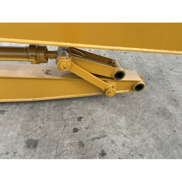 2025 Caterpillar 320D-43672483