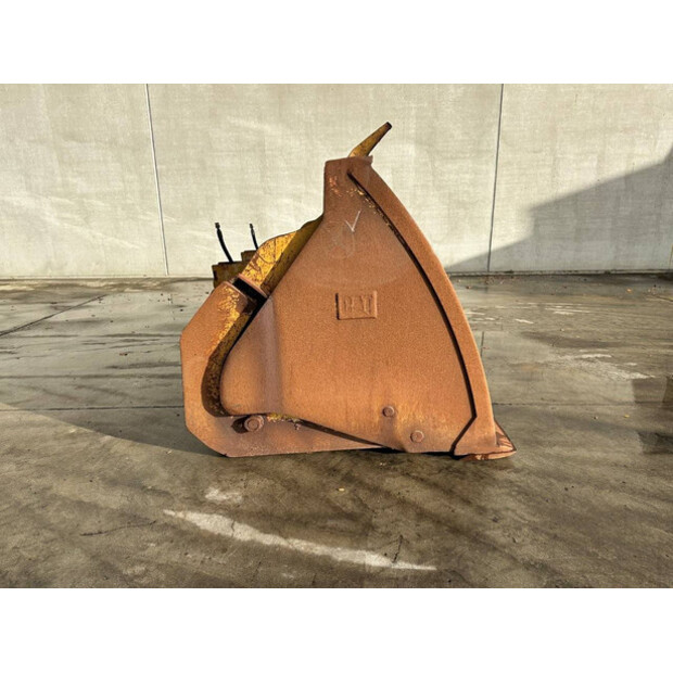 2015 Caterpillar CH-09-000132-15-43672988