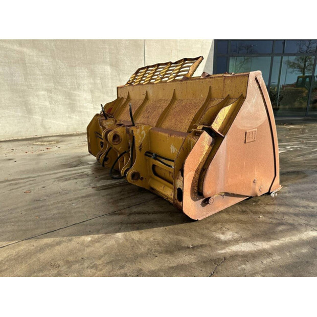 2015 Caterpillar CH-09-000132-15-43672990