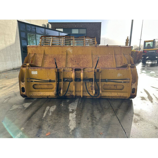 2015 Caterpillar CH-09-000132-15-43672991