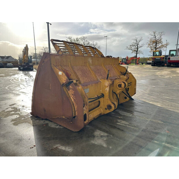 2015 Caterpillar CH-09-000132-15-43672992