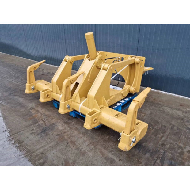 2025 كاتربيلر 140GC-43675168