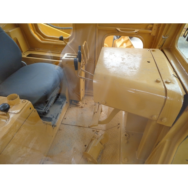 2018 كاتربيلر D7G-43675692