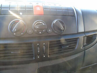 2018-iveco-eurocargo-120e190-1383238-43675943