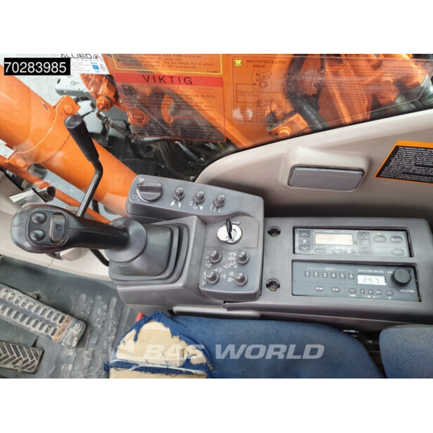 2010 Hitachi ZX140W-3-43675980