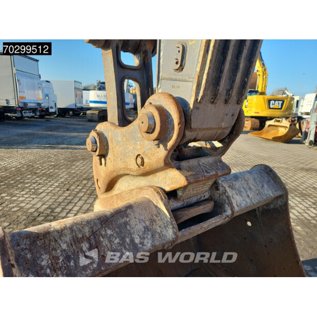 2018 فولفو EC220EL-43676401