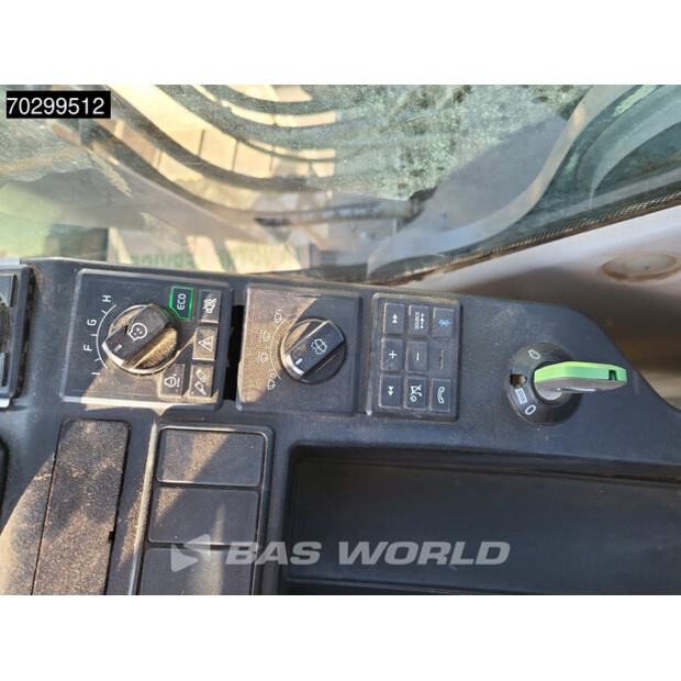 2018 فولفو EC220EL-43676418