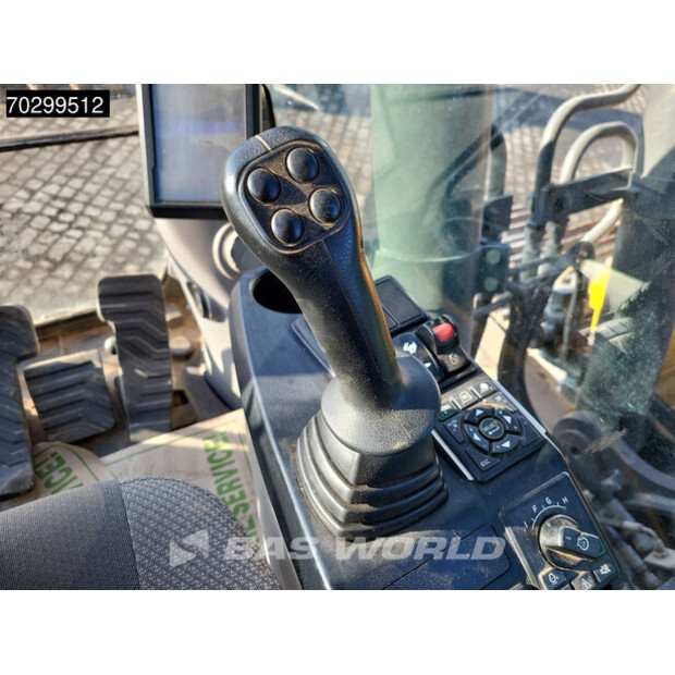 2018 فولفو EC220EL-43676420