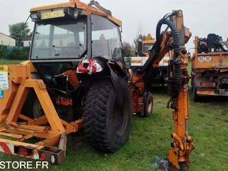 صورة ل تراكتورات زراعية رينو ERGOS 85