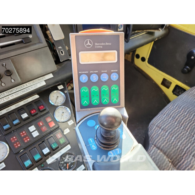 2000 مرسيدس بنز UNIMOG 1650-43690205