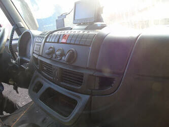 2018-iveco-eurocargo-120e22-1383306-43690243