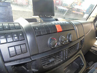 2018-iveco-eurocargo-120e22-1383306-43690258